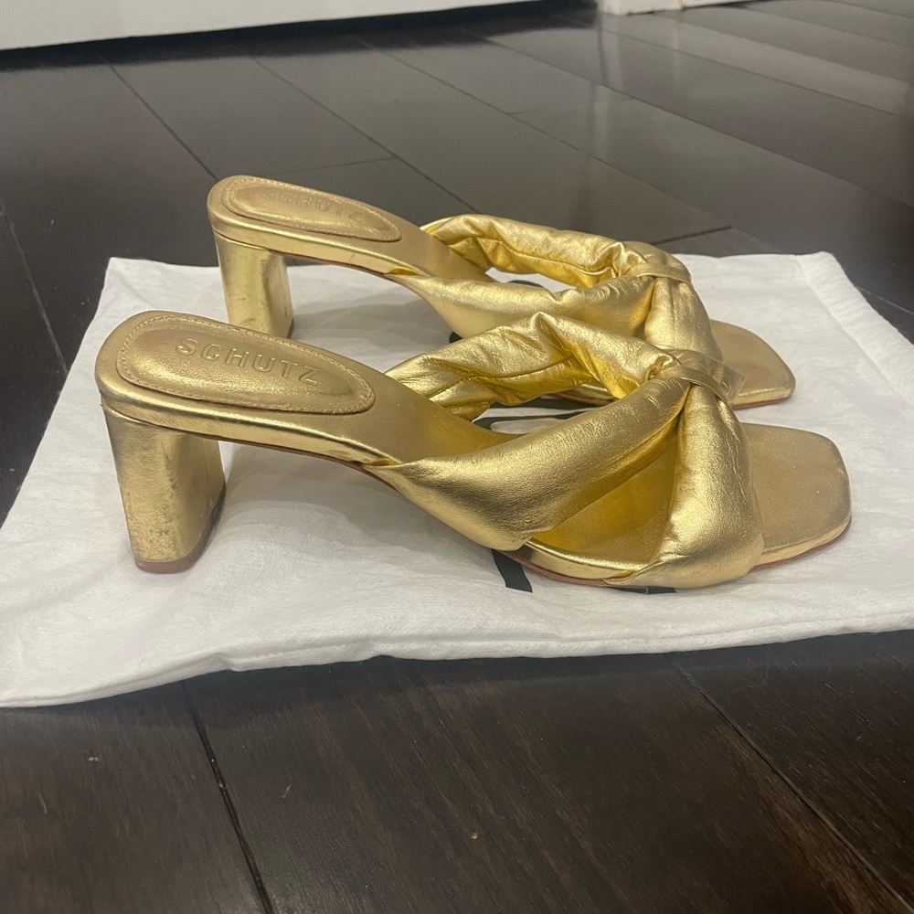 Schutz gold sandal